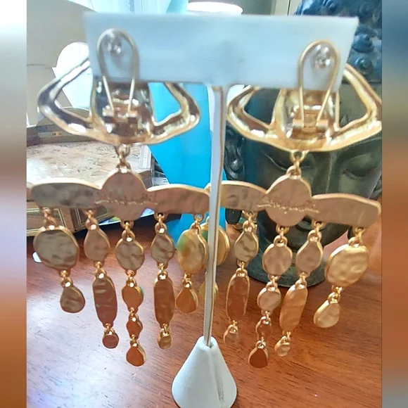 🌹Schiaparelli Green Cabushon eye earrings - Picture 7 of 13